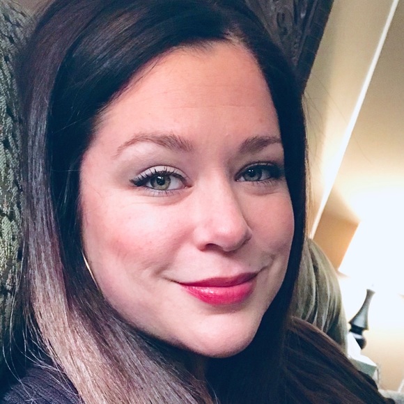 Meet your Posher, Ashley - Picture 1 of 1